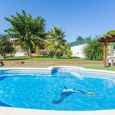 Sleeps 8 Villa *