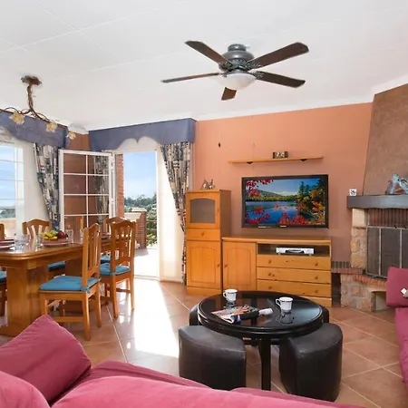 Sleeps 8 *